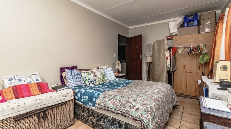 5 Bedroom Property for Sale in Denneoord Western Cape
